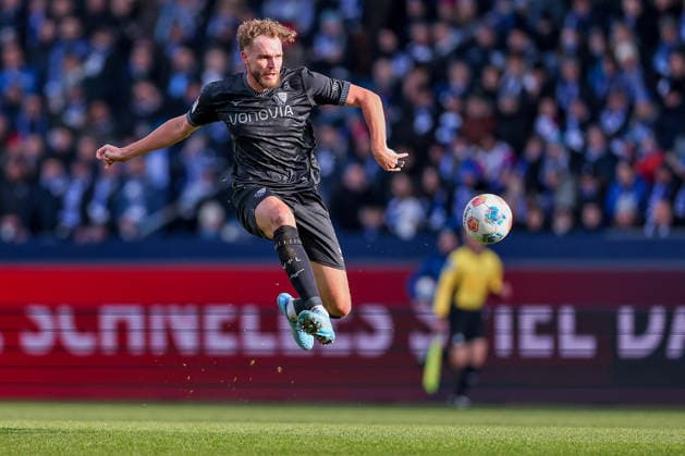 15 02 2026, Football, VfL Bochum SC Paderborn 07, 2 Fußball Bundesliga, 22 Matchday, Vonovia Ruhrstadion, Season 2025 2026 Philipp Strompf VfL Bochum 03 DFB regulations prohibit any use of photographs as image sequences and or quasi video Nordrhein Westfalen Germany