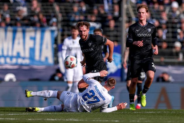 15 02 2026, Football, VfL Bochum SC Paderborn 07, 2 Fußball Bundesliga, 22 Matchday, Vonovia Ruhrstadion, Saison 2025 2026 Philipp Strompf VfL Bochum 03 in duel against Steffen Tigges SC Paderborn 27 DFB regulations prohibit any use of photographs as image sequences and or quasi video Nordrhein Westfalen Germany
