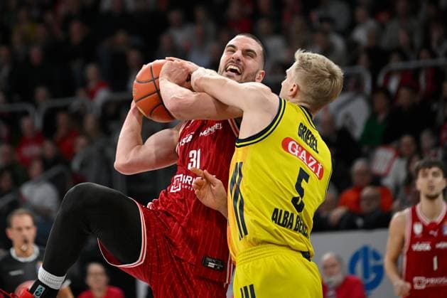 BAMBERG 15 02 2026 Basketball easycredit 1 Basketball Bundesliga 20 Matchday Bamberg Baskets vs Alba Berlin Daniel Keppeler 31, Bamberg Baskets vs Sam Griesel 5, Alba Berlin Photo Hans Martin Issler isslerimages Bamberg Baskets vs Alba Berlin