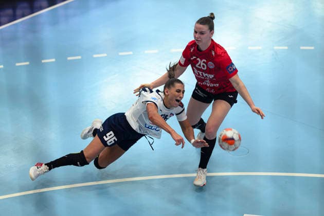Gabriella Toeth Motherson Mosonmagyarovari KC, 96 , Anna Szabo Thueringer HC, 26 GER, Thueringer HC vs Motherson Mosonmagyarovari KC , Handball, EHF European League Women, Group Phase , Season 2025 2026, 15 02 2026 GER, Thueringer HC vs Motherson Mosonmagyarovari KC , Handball, EHF European League Women, Group Phase , Season 2025 2026, 15 02 2026 Bad Langensalza Copyright: xEibner-Pressefoto MartinxHerbstx EP_MHT