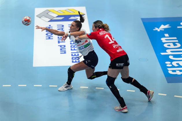 Gabriella Toeth Motherson Mosonmagyarovari KC, 96 , Anika Niederwieser Thueringer HC, 14 GER, Thueringer HC vs Motherson Mosonmagyarovari KC , Handball, EHF European League Women, Group Phase , Season 2025 2026, 15 02 2026 GER, Thueringer HC vs Motherson Mosonmagyarovari KC , Handball, EHF European League Women, Group Phase , Season 2025 2026, 15 02 2026 Bad Langensalza Copyright: xEibner-Pressefoto MartinxHerbstx EP_MHT