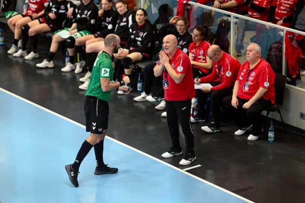 Herbert Mueller Thueringer HC, coach ask the officials GER, Thueringer HC vs Motherson Mosonmagyarovari KC , Handball, EHF European League Women, Group Phase , Season 2025 2026, 15 02 2026 GER, Thueringer HC vs Motherson Mosonmagyarovari KC , Handball, EHF European League Women, Group Phase , Season 2025 2026, 15 02 2026 Bad Langensalza Copyright: xEibner-Pressefoto MartinxHerbstx EP_MHT