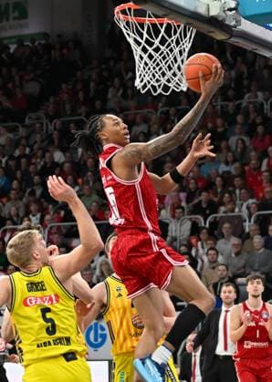 BAMBERG 15 02 2026 Basketball easycredit 1 Basketball Bundesliga 20 Matchday Bamberg Baskets vs Alba Berlin Austin Crowley 85, Bamberg Baskets vs Sam Griesel 5, Alba Berlin Photo Hans Martin Issler isslerimages Bamberg Baskets vs Alba Berlin