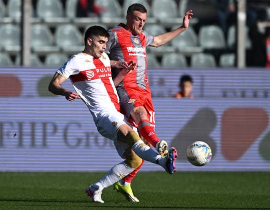 Db Cremona 15 02 2026 - campionato di calcio serie A Cremonese-Genoa foto Daniele Buffa Image nella foto: Jamie Vardy-Johan Vasquez 