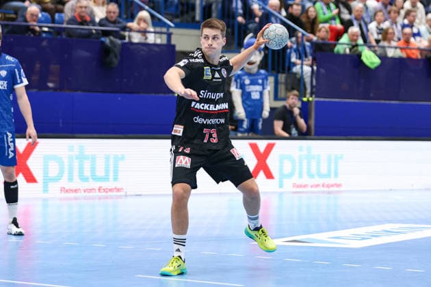 15 02 2026, xKWIx, Handball, DAIKIN HBL, TBV Lemgo Lippe HC Erlangen, PHOENIX CONTACT arena Viggo Kristjansson HC Erlangen 73 at the free throw Photo xKamilxWilkowskixPressefotoKochx NRW Germany