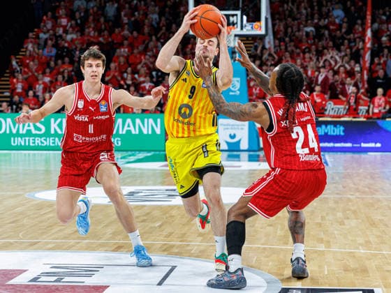 Richard Balint BMA365 Bamberg Baskets, 11 , Jonas Mattisseck ALBA Berlin, 09 , Cobe Williams BMA365 Bamberg Baskets, 24 , BMA365 Bamberg Baskets vs ALBA Berlin, Basketball, easyCredit BBL, Matchday 20, 15 02 2026 BMA365 Bamberg Baskets vs ALBA Berlin, Basketball, easyCredit BBL, Matchday 20, 15 02 2026 Bamberg Copyright: xEibner-Pressefoto G.xSantemizx EP_EER