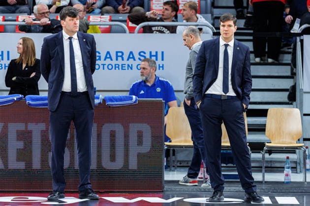Sebastian Trzcionka ALBA Berlin, Co Coach , Pedro Calles ALBA Berlin, Coach , BMA365 Bamberg Baskets vs ALBA Berlin, Basketball, easyCredit BBL, Matchday 20, 15 02 2026 BMA365 Bamberg Baskets vs ALBA Berlin, Basketball, easyCredit BBL, Matchday 20, 15 02 2026 Bamberg Copyright: xEibner-Pressefoto G.xSantemizx EP_EER