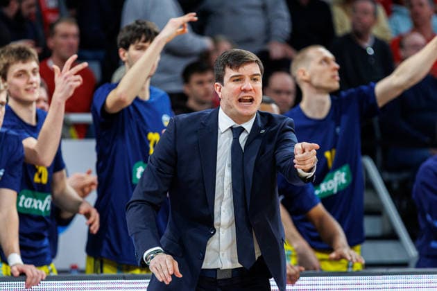Pedro Calles ALBA Berlin, Coach , single picture, single photo, portrait, portraet, BMA365 Bamberg Baskets vs ALBA Berlin, Basketball, easyCredit BBL, Matchday 20, 15 02 2026 BMA365 Bamberg Baskets vs ALBA Berlin, Basketball, easyCredit BBL, Matchday 20, 15 02 2026 Bamberg Copyright: xEibner-Pressefoto G.xSantemizx EP_EER