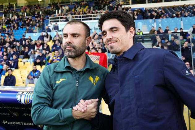 Verona™s head coach Paolo Sammarco and Parma s head coach Carlos Cuesta during the Serie A soccer match between Parma and Verona at Ennio Tardini Stadium in Parma, North Italy, Sunday, February 15, 2026. Soccer  Copyright: xMassimoxPaolone LaPressex