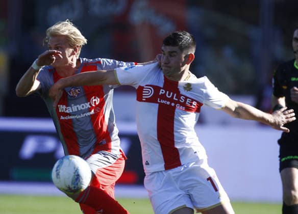 Genoa Ruslan Malinovs kyj during the Serie A soccer match between Cremonese and Genoa at the Giovanni Zini in Cremona, north west Italy - Domenica, 15 Febbraio 2026. - Soccer .  Copyright: xAlbertoxMariani LaPressex
