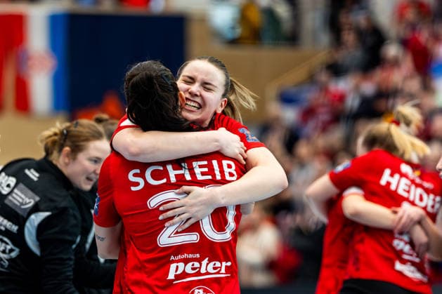 15 02 2026, GER, Handball, Women, Season 2025 2026, EHF European League , Group stage, Thueringer HC Motherson Mosonmagyarovari KC Anna Szabo Thueringer HC,26 , Jana Scheib Thueringer HC,20 99947 Bad Langensalza Salza Halle Sporthalle Mehrz Thüringen Germany