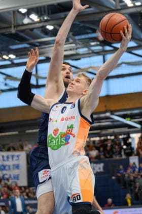 Kresimir Nikic MBC 9 , Lukasz Kolenda Rostock, 10 , Syntainics MBC vs Rostock Seawolves, Basketball, 1 Bundesliga, Men, 20 Matchday Main Round, Season 2025 26, 15 02 2026 Weißenfels Stadthalle Sachsen Anhalt Germany