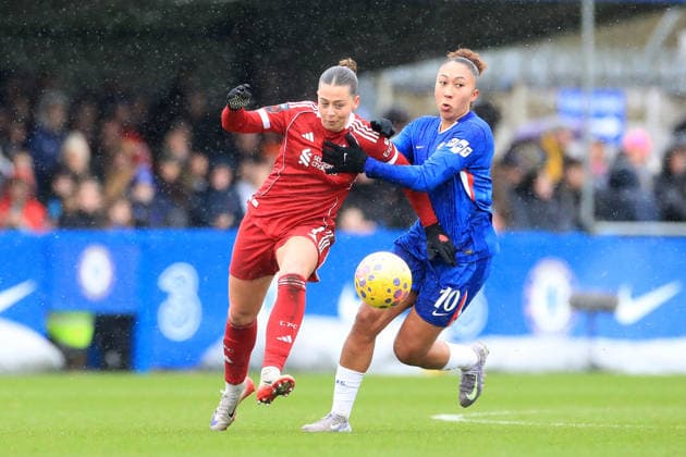 Cornelia Kapocs of Liverpool Women fending off Lauren James of Chelsea Women during the Women s Super League match between Chelsea Women and Liverpool Women at the Kingsmeadow Stadium, Kingston, England on 15 February 2026. Copyright: xCarltonxMyriex 44540012