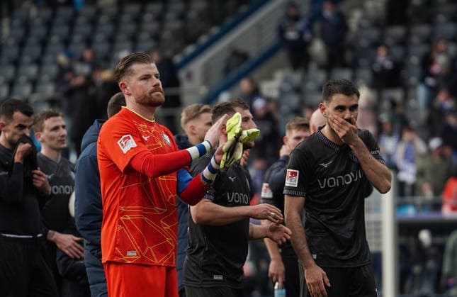 Germany 2 Bundesliga 2025 2026, VFL Bochum vs SC Paderborn, Sunday 15 02 2026 Vonovia Ruhrstadion Bochum, North Rhine-Westphalia, Germany Timo Horn VfL Bochum, 1 Gerrit Holtmann VfL Bochum, 17 Copyright: xMerlexKölkingx
