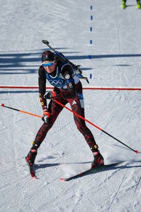 Antholz, Italien 15. Februar 2026: Biathlon Verfolgung Frauen 12,5 km - Olympia 2026 Im Bild: Franziska Preuss (GER) im Zielbereich. Anterselva Biathlon Arena *** Antholz, Italy 15 February 2026 Biathlon pursuit women 12.5 km Olympic Games 2026 In the picture Franziska Preuss GER in the finish area Anterselva Biathlon Arena Copyright: xFotostandx xHettichx