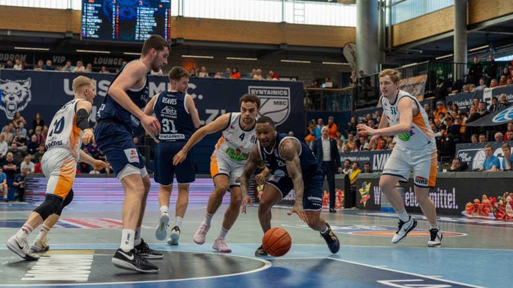 Ball loss by Charles Callison Syntainics MBC, 23 Syntainics MBC vs Rostock Seawolves, Basketball, Basketball Bundesliga, 20 Matchday, Season 2025 2026, 15 02 2026 Syntainics MBC vs Rostock Seawolves, Basketball, Basketball Bundesliga, 20 Matchday, Season 2025 2026, 15 02 2026 Weißenfels Copyright: xEibner-Pressefoto PiaxSchindlerx EP_PSR