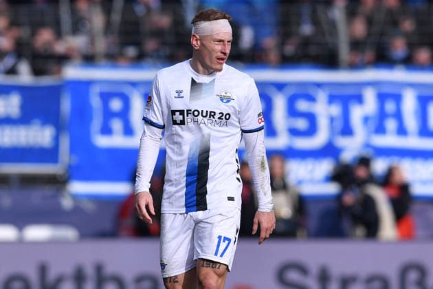 Soccer 2 Bundesliga 22 Matchday VfL Bochum SC Paderborn 07 on 15 02 2026 at Vonovia Ruhrstadion in Bochum Laurin Curda Paderborn with head bandage DFL regulations prohibit any use of photographs as image sequences and or quasi video xRx
