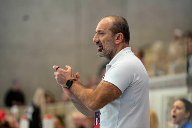 Dragan Adzic Motherson Mosonmagyarovari KC, Coach GER, Thueringer HC vs Motherson Mosonmagyarovari KC , Handball, EHF European League Women, Group Phase , Season 2025 2026, 15 02 2026 GER, Thueringer HC vs Motherson Mosonmagyarovari KC , Handball, EHF European League Women, Group Phase , Season 2025 2026, 15 02 2026 Bad Langensalza Copyright: xEibner-Pressefoto MartinxHerbstx EP_MHT