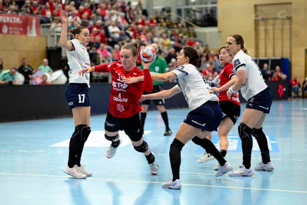 Luca Farago Thueringer HC, 19 , Anna Kukely Motherson Mosonmagyarovari KC, 17 , Mari Plamenova Tomova Motherson Mosonmagyarovari KC, 44 , Andrijana Tatar Motherson Mosonmagyarovari KC, 10 , Natsuki Aizawa Thueringer HC, 23 GER, Thueringer HC vs Motherson Mosonmagyarovari KC , Handball, EHF European League Women, Group Phase , Season 2025 2026, 15 02 2026 GER, Thueringer HC vs Motherson Mosonmagyarovari KC , Handball, EHF European League Women, Group Phase , Season 2025 2026, 15 02 2026 Bad Langensalza Copyright: xEibner-Pressefoto MartinxHerbstx EP_MHT