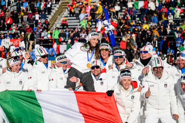 260215 Gold medalist Lisa Vittozzi of Italy celebrate with the team of Italy after the women s biathlon 10 km pursuit during day 9 of the 2026 Winter Olympics on February 15, 2026 in Anterselva. Photo: Jon Olav Nesvold BILDBYRAN COP 217 MB1330 skidskytte biathlon skiskyting Olympic Games, Olympische Spiele, Olympia, OS olympics winter olympics os ol olympiska spel vinter-os olympiske leker milano cortina 2026 milan cortina 2026 milano cortina 2026 olympic games milano cortina 2026 winter olympic games milano cortina-os milano cortina-ol vinter-ol 9 bbeng pursuit jaktstart jubel *** 260215 Gold medalist Lisa Vittozzi of Italy celebrate with the team of Italy after the women s biathlon 10 km pursuit during day 9 of the 2026 Winter Olympics on February 15, 2026 in Anterselva Photo Jon Olav Nesvold BILDBYRAN COP 217 MB1330 biathlon biathlon olympic games olympics winter olympics os ol olympic games winter os olympic games milano cortina 2026 milan cortina 2026 milan cortina 2026 olympic games milano cortina 2026 winter olympic games milano cortina os milano cortina ol winter ol 9 bbeng pursuit jaktstart jubel  Copyright: JONxOLAVxNESVOLD BB260215JE153