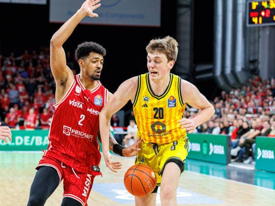 Ibi Watson BMA365 Bamberg Baskets, 02 , Anton Nufer ALBA Berlin, 20 , BMA365 Bamberg Baskets vs ALBA Berlin, Basketball, easyCredit BBL, Matchday 20, 15 02 2026 BMA365 Bamberg Baskets vs ALBA Berlin, Basketball, easyCredit BBL, Matchday 20, 15 02 2026 Bamberg Copyright: xEibner-Pressefoto G.xSantemizx EP_EER
