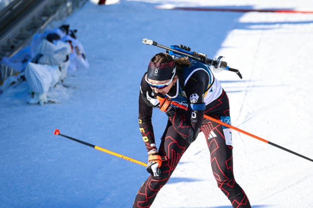 Antholz, Italien 15. Februar 2026: Biathlon Verfolgung Frauen 12,5 km - Olympia 2026 Im Bild: Franziska Preuss (GER) im Zielbereich. Anterselva Biathlon Arena *** Antholz, Italy 15 February 2026 Biathlon pursuit women 12.5 km Olympic Games 2026 In the picture Franziska Preuss GER in the finish area Anterselva Biathlon Arena Copyright: xFotostandx xHettichx