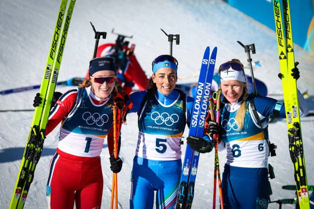 Antholz, Italien 15. Februar 2026: Biathlon Verfolgung Frauen 12,5 km - Olympia 2026 Im Bild: DAs Podium, v.li. Silber Marien Kirkeeide (NOR), Olympiasiegerin Gold Lisa Vittozzi (ITA) und mit Bronze Suvi Minkkinen (FIN) Anterselva Biathlon Arena *** Antholz, Italy 15 February 2026 Biathlon Pursuit Women 12.5 km Olympia 2026 In the picture THE podium, from left silver Marien Kirkeeide NOR , Olympic Champion Gold Lisa Vittozzi ITA and with bronze Suvi Minkkinen FIN Anterselva Biathlon Arena Copyright: xFotostandx xHettichx