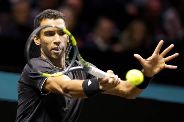 ROTTERDAM - Felix Auger-Aliassime (Canada) in action against Alex de Minaur (Australia) during the singles final on the final day of the ABN AMRO tennis tournament in Ahoy Rotterdam. BAS CZERWINSKI ANP xVIxANPxSportx xxANPxIVx 550791900 originalFilename: 550791900.jpg