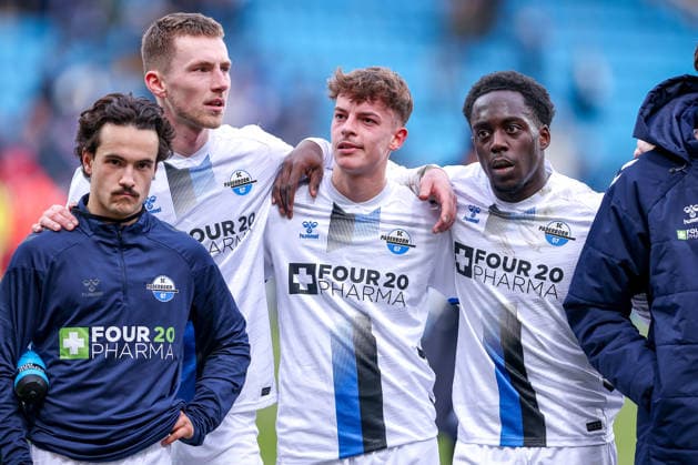 15 02 2026, Football, VfL Bochum SC Paderborn 07, 2 Fußball Bundesliga, 22 Matchday, Vonovia Ruhrstadion, Season 2025 2026 Mixed feelings among the players after the 0 0 draw Mika Baur SC Paderborn 14 Tjark Scheller SC Paderborn 25 Ruben Müller SC Paderborn 02 Kennedy Okpala SC Paderborn 10 DFB regulations prohibit any use of photographs as image sequences and or quasi video Nordrhein Westfalen Germany
