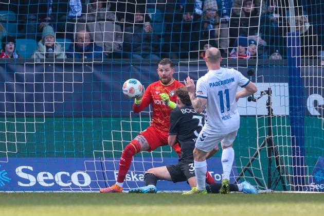 15 02 2026, Football, Season 2025 2026, 2 Bundesliga, 22 Matchday, VfL Bochum 1848 SC Paderborn 07, f l Goalkeeper Timo Horn VfL Bochum 1848 , Philipp Strompf VfL Bochum 1848 , Sven Michel SC Paderborn 07 , Bochum Vonovia Ruhrstadion NRW Germany xRHR PHOTO DEx Copyright: DennisxEwert RHR-FOTOx RHR-FOTO DE