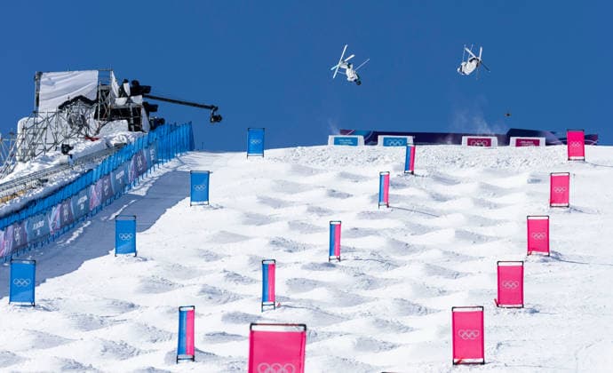 OLYMPICS - Winter Olympic Games, Olympische Spiele, Olympia, OS Milano Cortina 2026 LIVIGNO,ITALY,15.FEB.26 - OLYMPICS, FREE SKI, FREESTYLE SKIING - Winter Olympic Games Milano Cortina 2026, dual moguls, men, final. Image shows Takuya Shimakawa (JPN) and Matt Graham (AUS).  GEPAxpictures xWolfgangxGrebien
