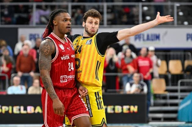 BAMBERG 15 02 2026 Basketball easycredit 1 Basketball Bundesliga 20 Matchday Bamberg Baskets vs Alba Berlin Cobe Williams 24, Bamberg Baskets vs Guy Artman Nahmias 24, Alba Berlin Photo Hans Martin Issler isslerimages Bamberg Baskets vs Alba Berlin