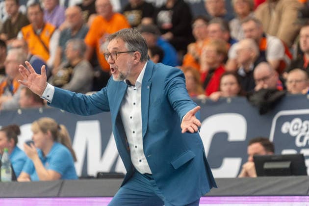 Silvano Poropat Syntainics MBC, Coach fires up his team Syntainics MBC vs Rostock Seawolves, Basketball, Basketball Bundesliga, Matchday 20, Season 2025 2026, 15 02 2026 Syntainics MBC vs Rostock Seawolves, Basketball, Basketball Bundesliga, Matchday 20, Season 2025 2026, 15 02 2026 Weißenfels Copyright: xEibner-Pressefoto PiaxSchindlerx EP_PSR