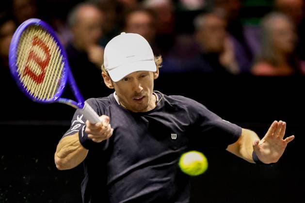 ROTTERDAM - Alex de Minaur (Australia) in action against Felix Auger-Aliassime (Canada) during the singles final on the final day of the ABN AMRO tennis tournament in Ahoy Rotterdam. BAS CZERWINSKI ANP xVIxANPxSportx xxANPxIVx 550793097 originalFilename: 550793097.jpg
