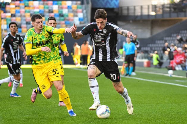 CALCIO - Serie A - Udinese Calcio vs US Sassuolo Udinese s Nicolo Zaniolo in action against Sassuolo s Luca LPhoto by IPA ABACAPRESS.COMni during Udinese Calcio vs US Sassuolo, Italian soccer Serie A match in Udine, Italy, February 15 2026 Udine Italy  Copyright: xIPAxSport ABACAx