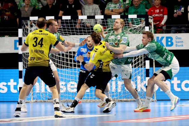 DEU, DHB, 1 HBL, Fuechse Berlin vs TVB Stuttgart, 15 02 2026, Max Schmeling Halle, Berlin, DEU, DHB, 1 HBL, Fuechse Berlin vs TVB Stuttgart, in the picture Max Darj Fuechse Berlin 5 , Matthes Langhoff Fuechse Berlin 25 , Lasse Andersson Fuechse Berlin 11 , Max Haefner Stuttgart 3 , Kai Haefner Stuttgart 34 nordphotoxGmbHx xEngler nph00076