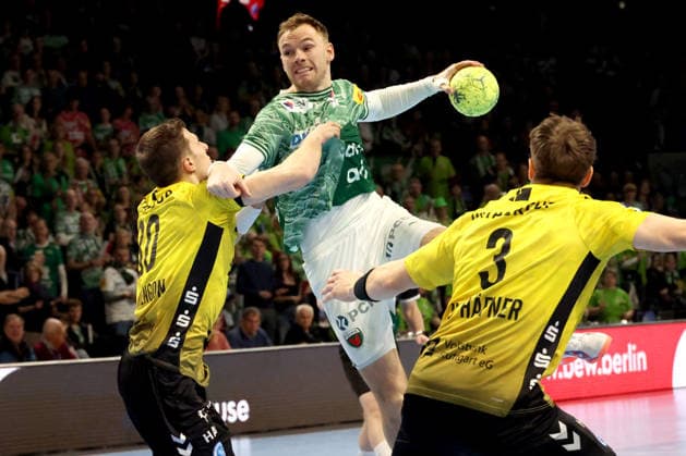 DEU, DHB, 1 HBL, Fuechse Berlin vs TVB Stuttgart, 15 02 2026, Max Schmeling Halle, Berlin, DEU, DHB, 1 HBL, Fuechse Berlin vs TVB Stuttgart, in the picture Mathias Gidsel Fuechse Berlin 19 , Samir Bellahcene Stuttgart 30 , Max Haefner Stuttgart 3 nordphotoxGmbHx xEngler nph00076