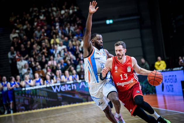 easycredit BBL Basketball Bundesliga 2025 2026 20 Matchday 15 02 2026 Science City Jena vs FC Bayern Munich Basketball v re in the duel Andreas Obst Bayern vs Naz Bohannon Jena Sparkassen Arena