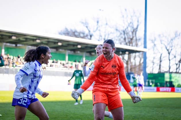 Germany Google Pixel Womens Bundesliga 2025 2026, 18 Matchday VfL Wolfsburg vs SGS Essen AOK Stadion Wolfsburg Kim Lea Sindermann SGS Essen, 1 Cheering joy, final score 1 1 Ella Touon SGS Essen, 32 Facial expression, facial expression, emotion Copyright: xAYLINxKREUTZSTEINx