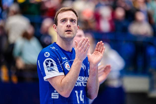 Bobby Schagen TBV Lemgo Lippe, 14 cheers after 27 21 victory GER, TBV Lemgo Lippe vs HC Erlangen, Handball, 1 Bundesliga, 21 Matchday, Season 2025 2026, 15 02 2026 GER, TBV Lemgo Lippe vs HC Erlangen, Handball, 1 Bundesliga, 21 Matchday, Season 2025 2026, 15 02 2026 Lemgo Copyright: xEibner-Pressefoto JanxRollingerx EP_JSK