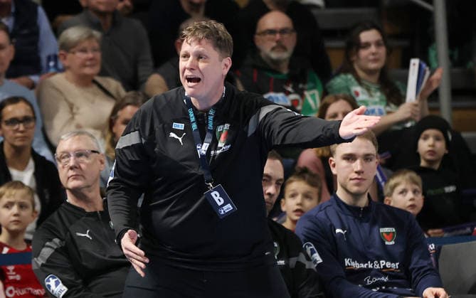 Coach Nicolej Krickau pointing, gesturing action upper body Sport Handball HBL Bundesliga Men 21 Matchday Season 2025 2026 15 02 2026 Füchse Berlin vs TBV 1898 Stuttgart