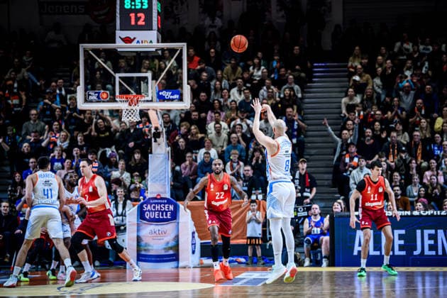 easycredit BBL Basketball Bundesliga 2025 2026 20 Matchday 15 02 2026 Science City Jena vs FC Bayern Munich Basketball Robin Christen Jena with the free 3-way Sparkassen Arena