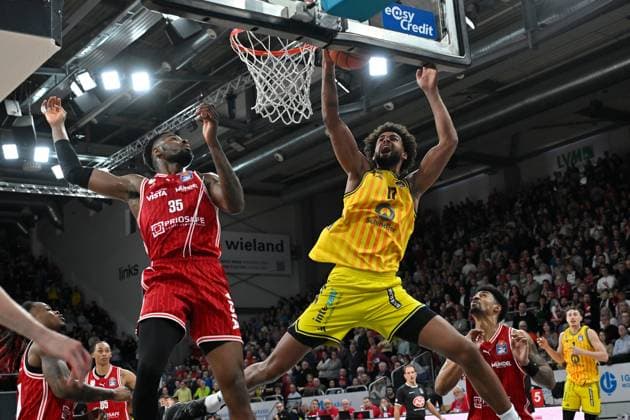 BAMBERG 15 02 2026 Basketball easycredit 1 Basketball Bundesliga 20 Matchday Bamberg Baskets vs Alba Berlin Norris Agbakoko 17, Alba Berlin vs Ejofor Onu 35, Bamberg Baskets and Ibrahim Watson Boye 2, Bamberg Baskets Photo Hans Martin Issler isslerimages Bamberg Baskets vs Alba Berlin