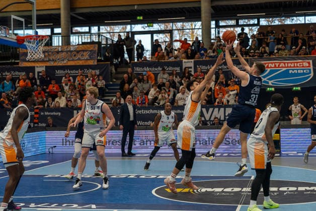 Spencer Reaves Syntainics MBC, 31 throws after an offensive action of the Weißenfels Syntainics MBC vs Rostock Seawolves, Basketball, Basketball Bundesliga, 20 Matchday, Season 2025 2026, 15 02 2026 Syntainics MBC vs Rostock Seawolves, Basketball, Basketball Bundesliga, 20 Matchday, Season 2025 2026, 15 02 2026 Weißenfels Copyright: xEibner-Pressefoto PiaxSchindlerx EP_PSR