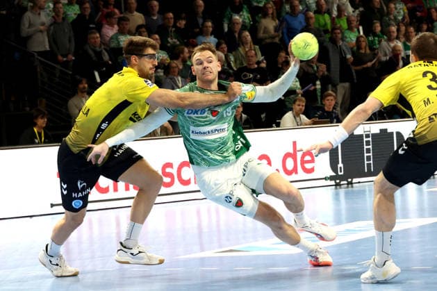 DEU, DHB, 1 HBL, Fuechse Berlin vs TVB Stuttgart, 15 02 2026, Max Schmeling Halle, Berlin, DEU, DHB, 1 HBL, Fuechse Berlin vs TVB Stuttgart, in the picture Mathias Gidsel Fuechse Berlin 19 , Antonio Serradilla Stuttgart 5 nordphotoxGmbHx xEngler nph00076