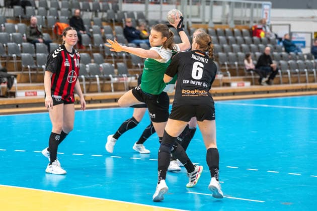 Duel between Dana Sophie Kroemer SG 09 Kirchhof, 73 and Astrid Richarz TSV Bayer 04 Leverkusen, 06 TSV Bayer 04 Leverkusen vs SG 09 Kirchhof, Handball, ALSCO Handball Bundesliga Women, Matchday 18, Season 2025 2026, 15 02 2026 TSV Bayer 04 Leverkusen vs SG 09 Kirchhof, Handball, ALSCO Handball Bundesliga Women, Matchday 18, Season 2025 2026, 15 02 2026 Leverkusen Copyright: xEibner-Pressefoto ThomasxHaeslerx EP_THR