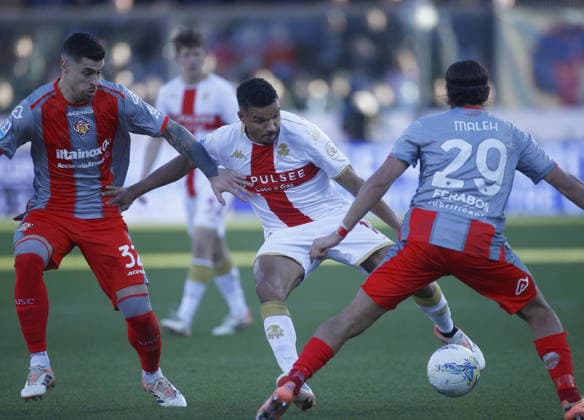 Genoa Junior Messias during the Serie A soccer match between Cremonese and Genoa at the Giovanni Zini in Cremona, north west Italy - Domenica, 15 Febbraio 2026. - Soccer .  Copyright: xAlbertoxMariani LaPressex