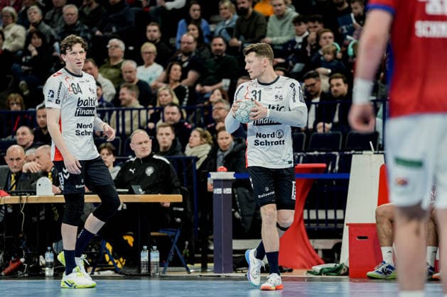 Germany Handball Bundesliga, DAIKIN HBL 2025 26, 21 Matchday Handball Sport Verein Hamburg vs Flensburg Handewitt Barclays Arena Hamburg Lasse Möller SG Flensburg Handewitt, 64 , Emil Jakobsen SG Flensburg Handewitt, 31 , Jan Schmidt HSV Hamburg, 42 , Einar Olafsson HSV Hamburg, 23 Copyright: xStefanxTrochax