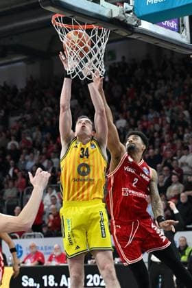 BAMBERG 15 02 2026 Basketball easycredit 1 Basketball Bundesliga 20 Matchday Bamberg Baskets vs Alba Berlin Justin Bean 34, Alba Berlin vs Ibrahim Watson Boye 2, Bamberg Baskets Photo Hans Martin Issler isslerimages Bamberg Baskets vs Alba Berlin