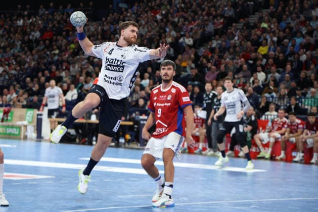 2026 02 15 xfsx Handballl 1 Bundesliga Hamburger Sportverein Handball SG Flensburg Handewitt v l Johannes Golla 4, SG Flensburg Handewitt , Jacob Lassen 9, HSV Hamburg Handball Copyright: HMBxMedia FernandoxSoares